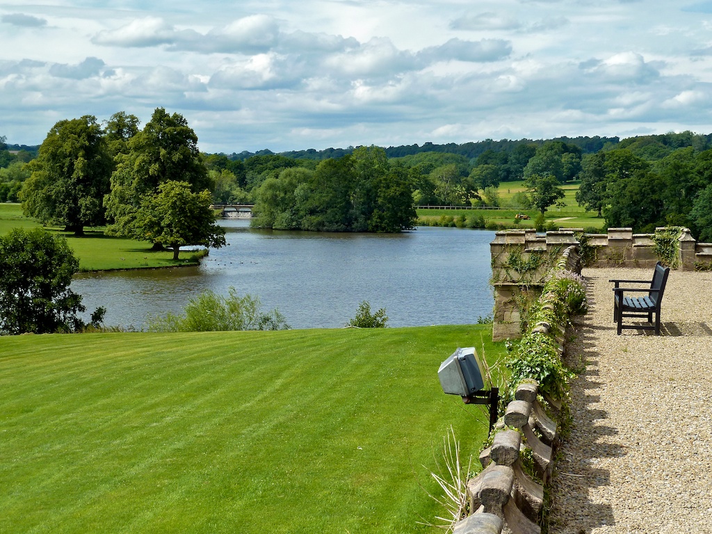 A Guide to Exploring Vineyards from Ripley photo 1