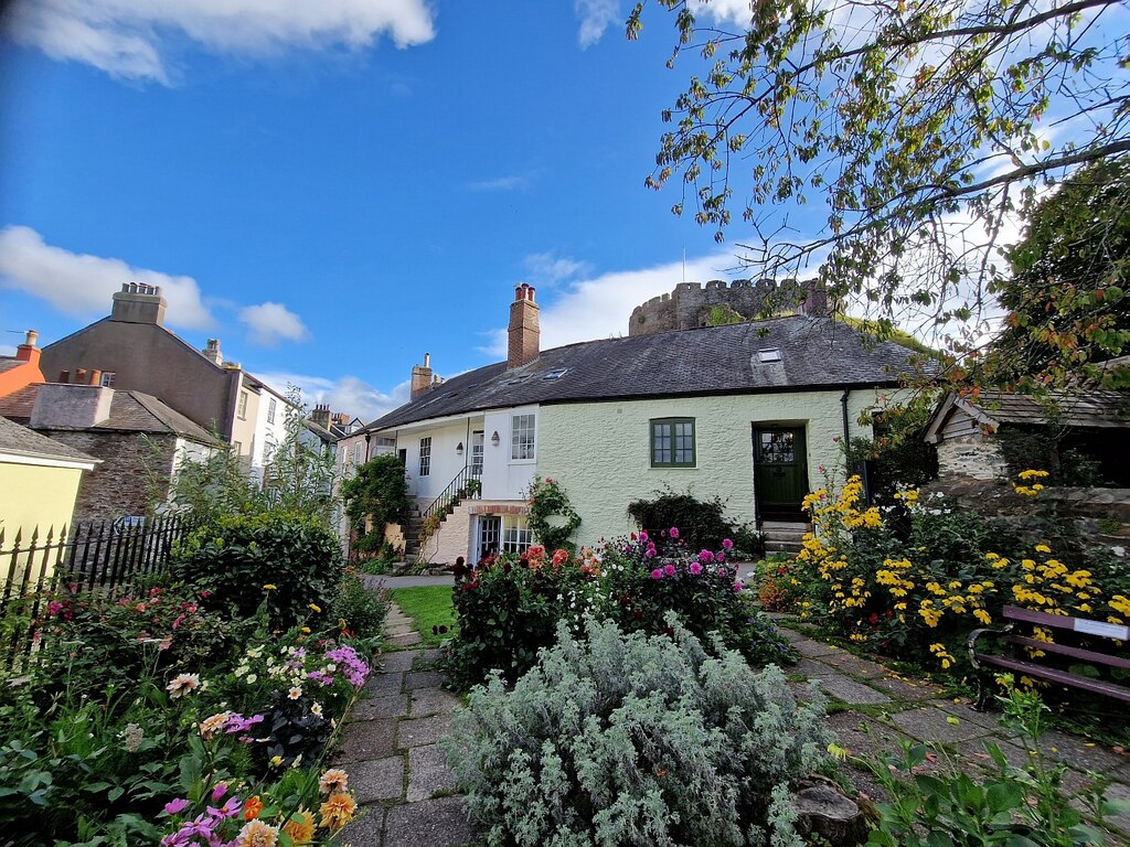 A Guide to Exploring Vineyards from Deal main photo