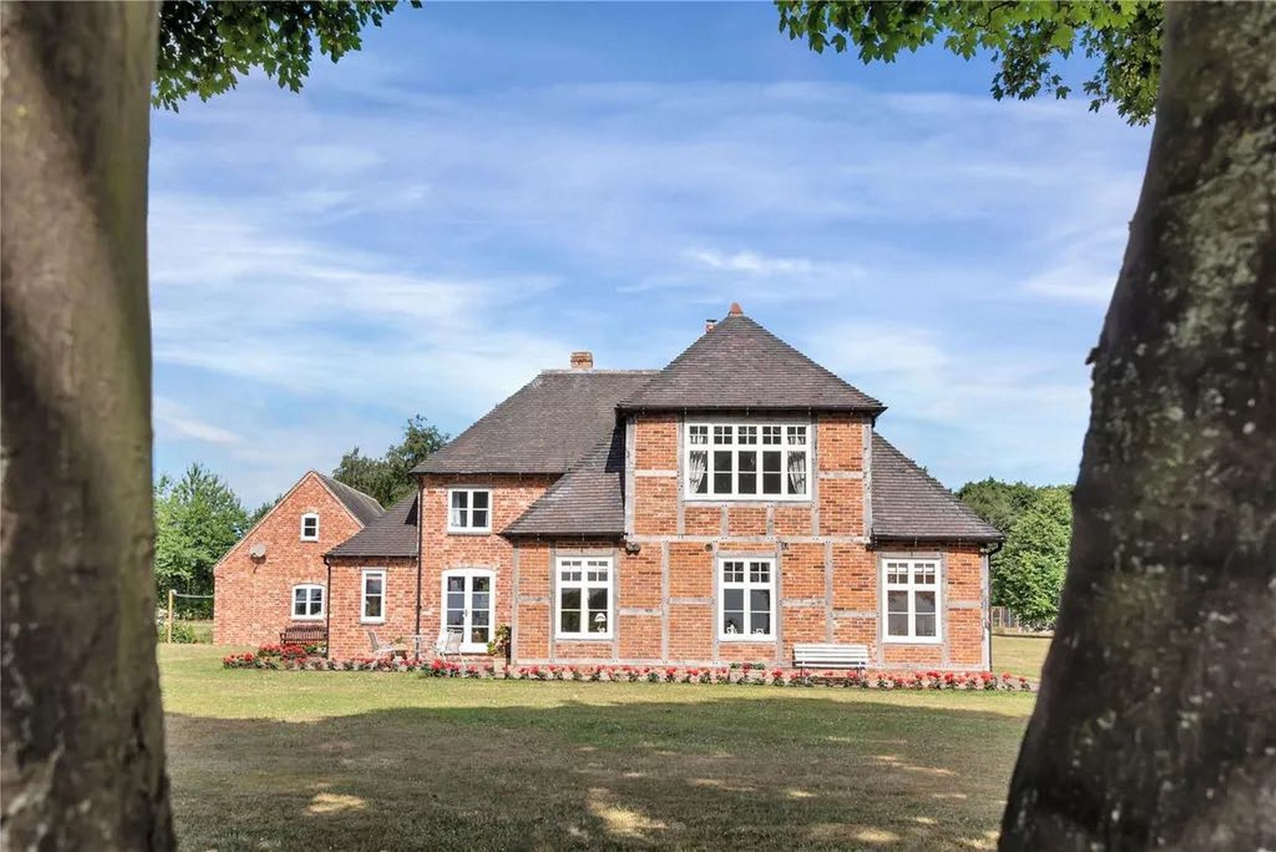 Sealwood Cottage Vineyard main photo