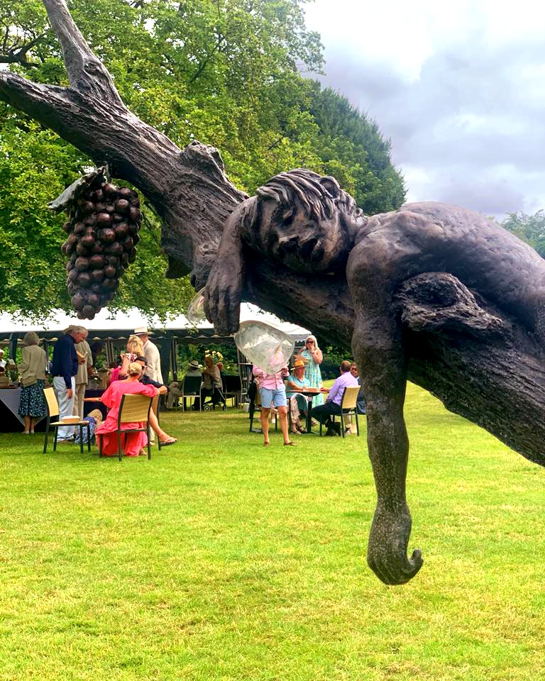 High Clandon main photo